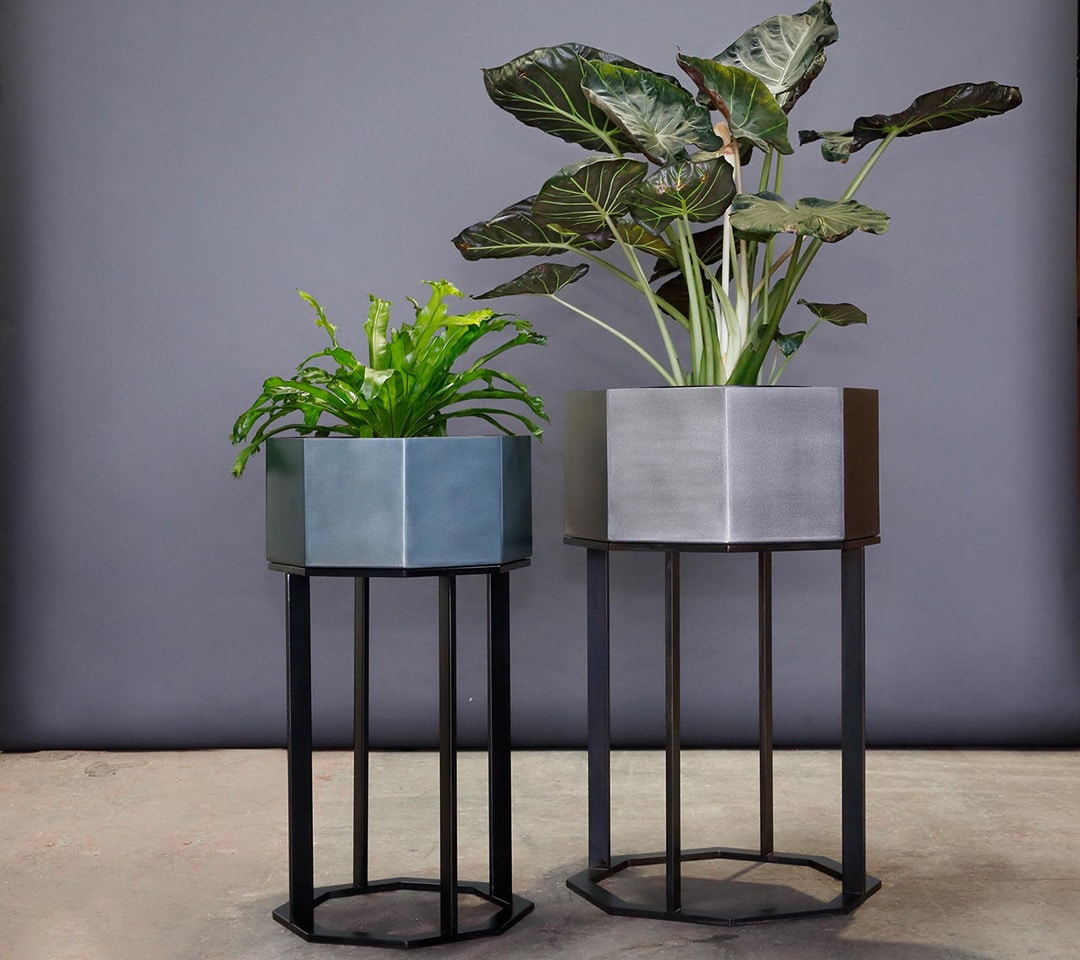Metallic-Standing-Planters-thumbnail